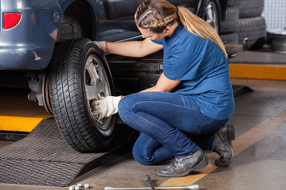 Tire Services in Des Moines, Iowa: Keeping You Rolling Smoothly